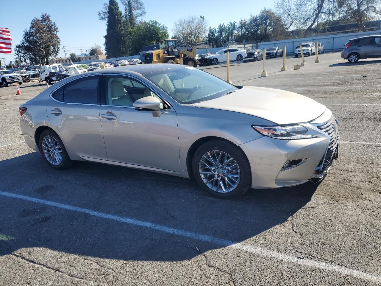 VIN 58ABK1GGXJU104991 2018 LEXUS ES350 no.4