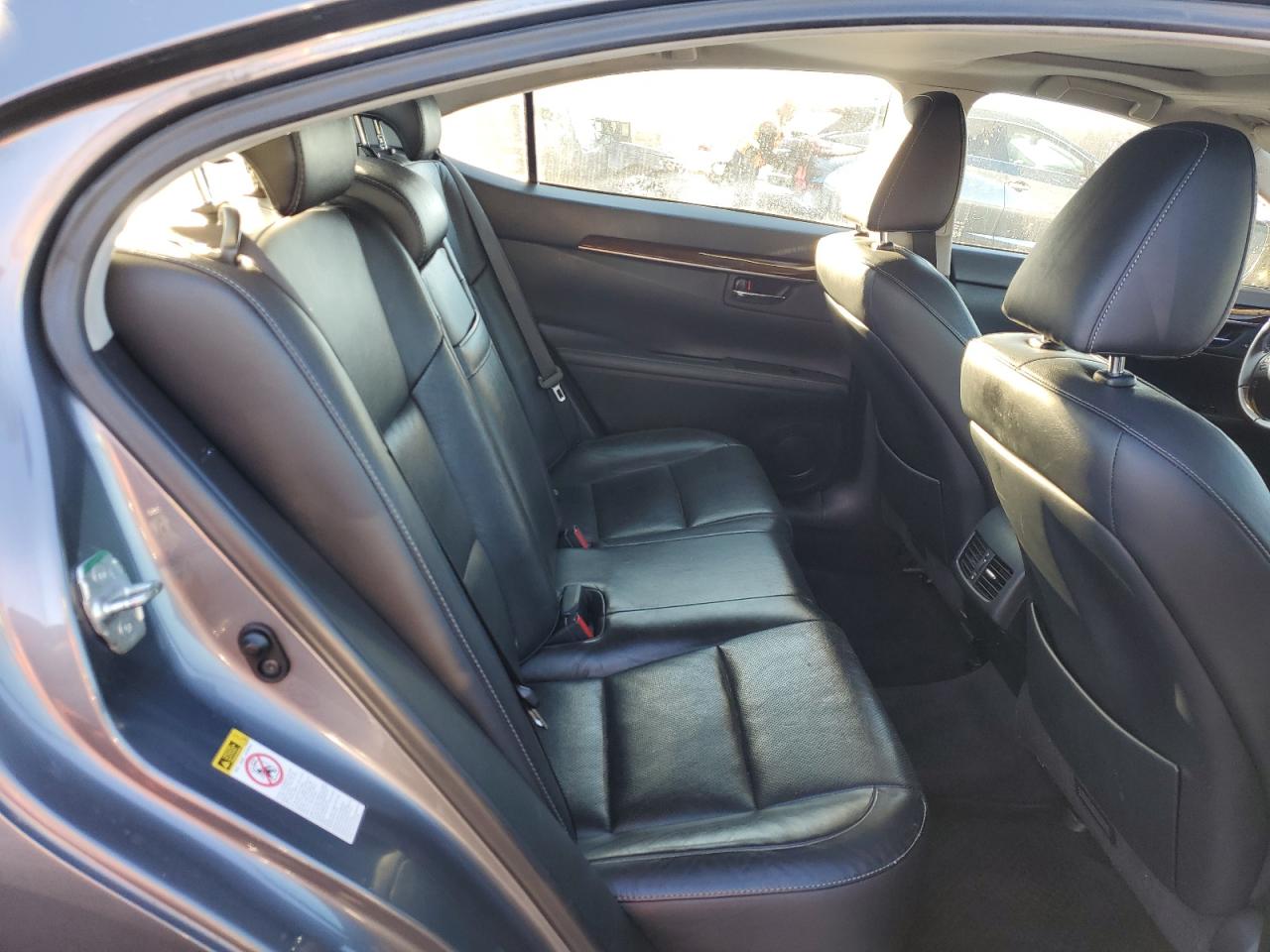 2014 Lexus ES - Image 10