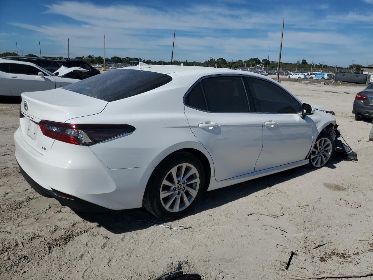 2021 Toyota Camry - Image 3