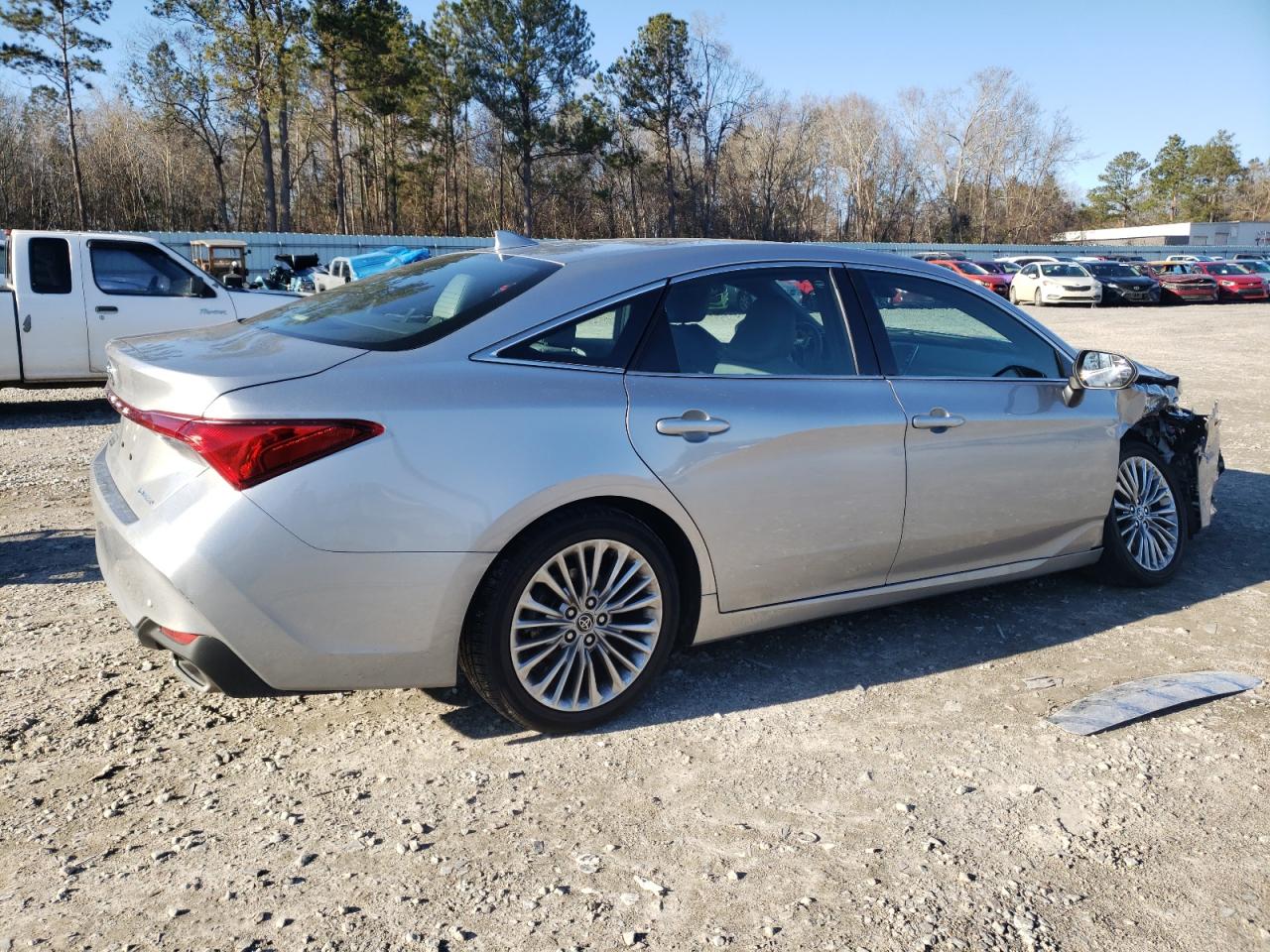 2020 Toyota Avalon - Image 3