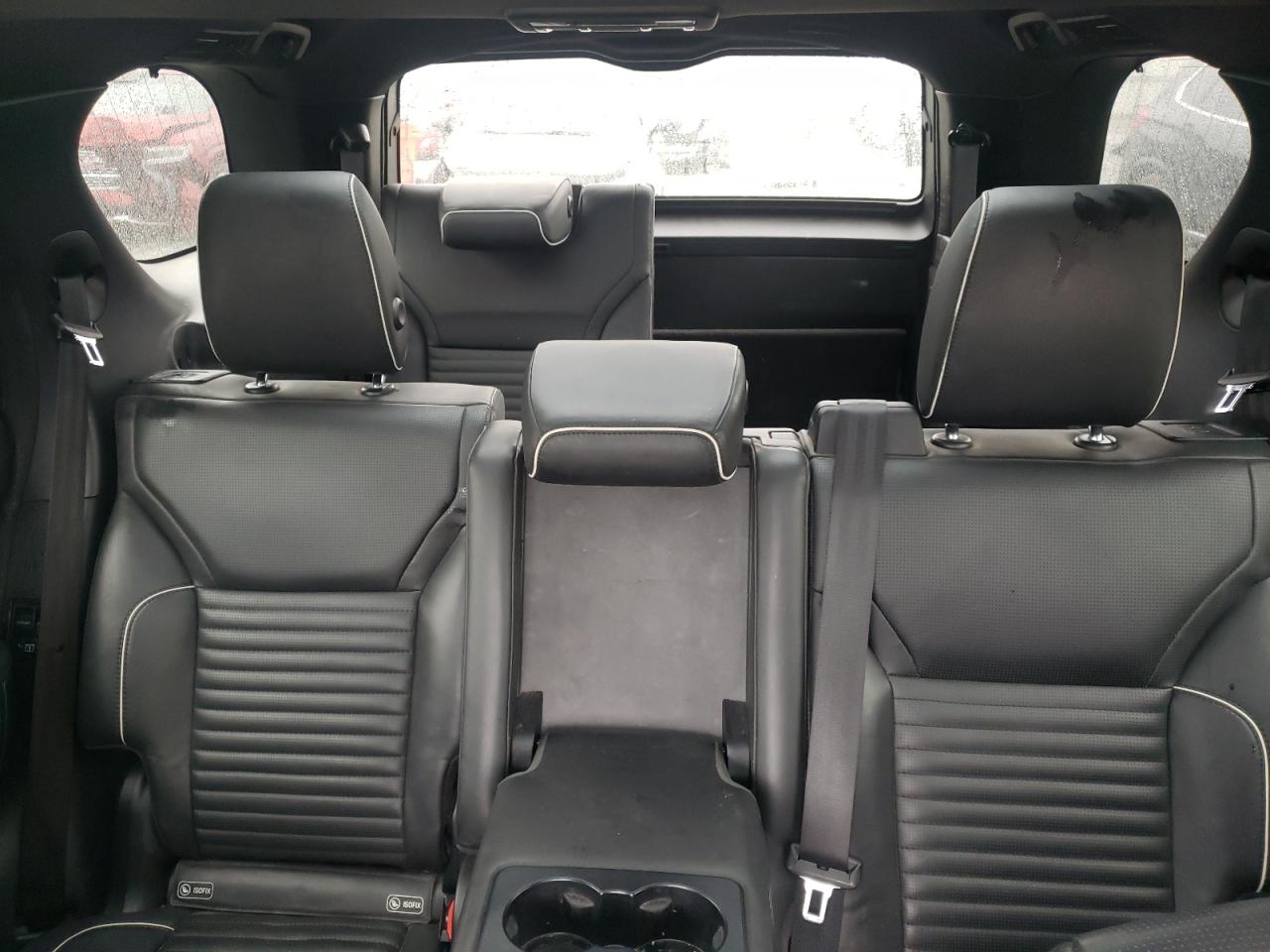 2017 Land Rover Discovery - Image 10