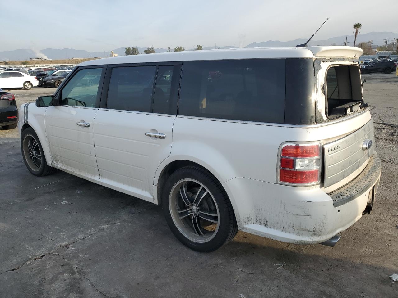 2010 Ford Flex - Image 2