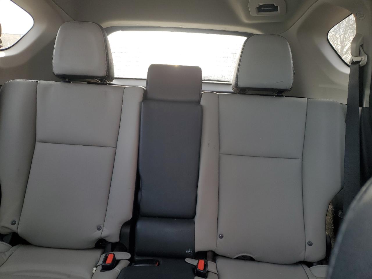 2016 Toyota RAV 4 - Image 10
