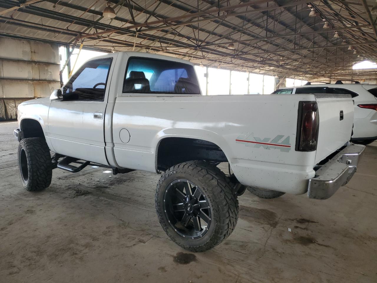 1988 Chevrolet GMT-400 - Image 2