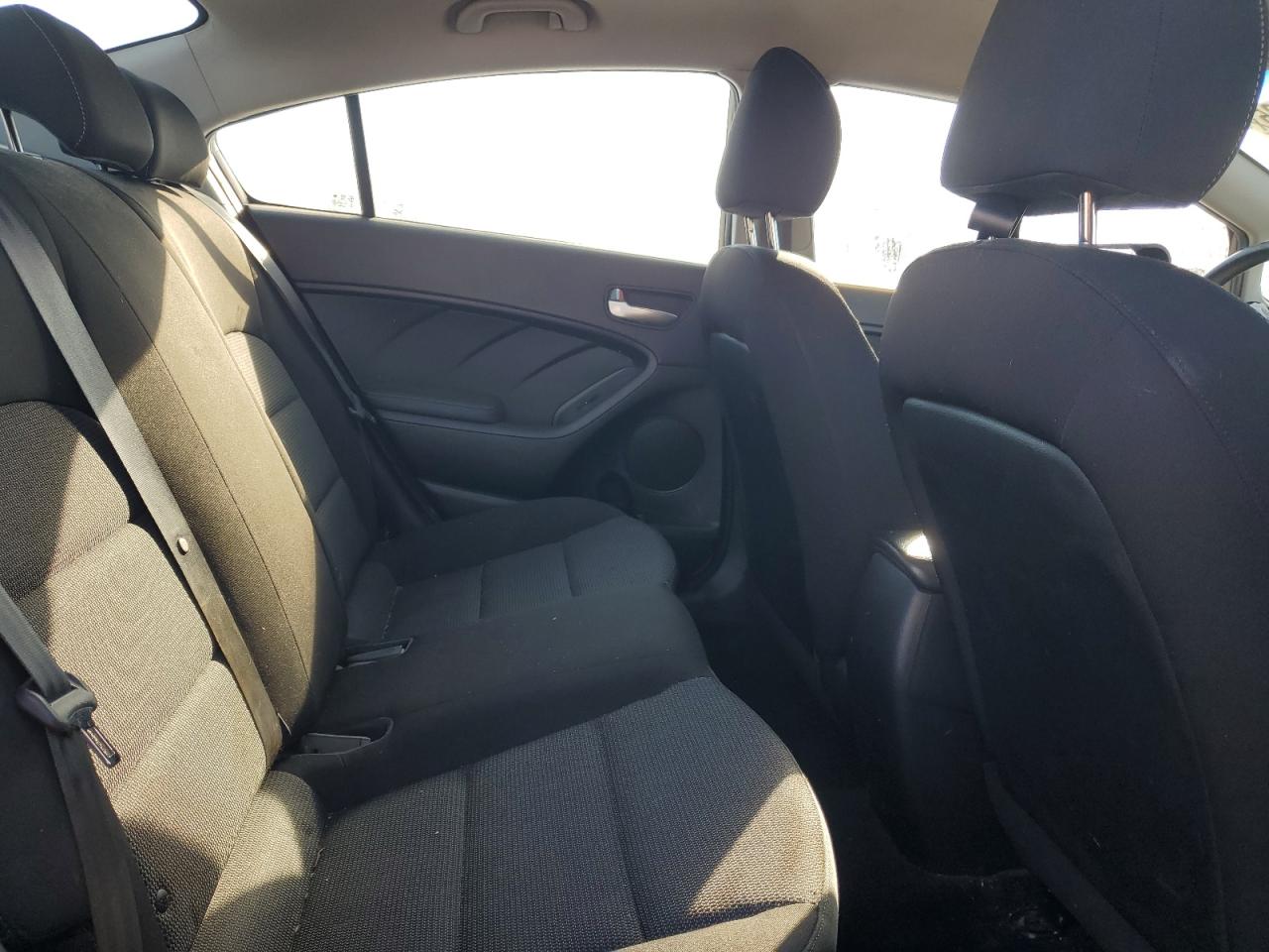 2017 Kia Forte - Image 10
