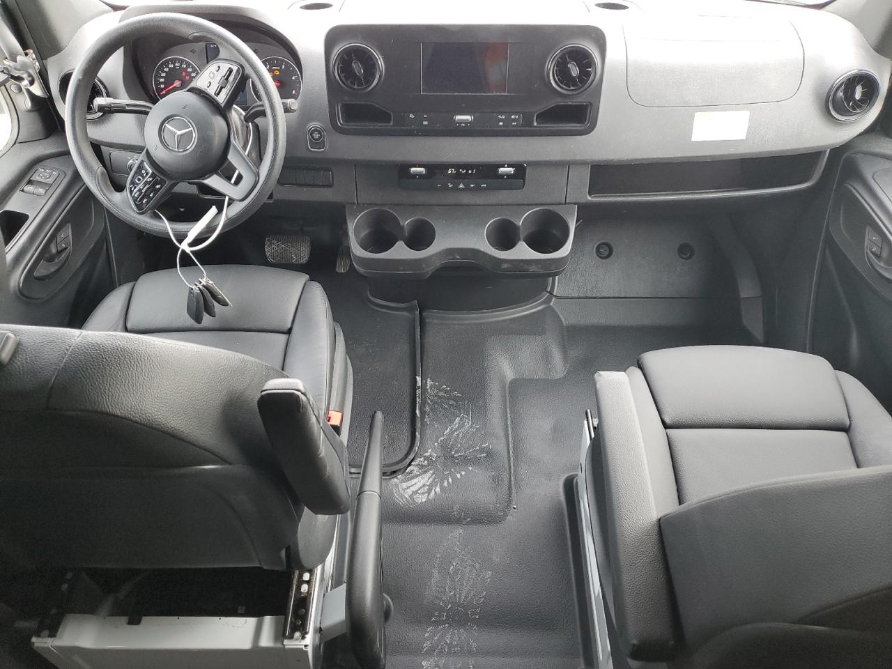 2023 Mercedes-Benz Sprinter - Image 8