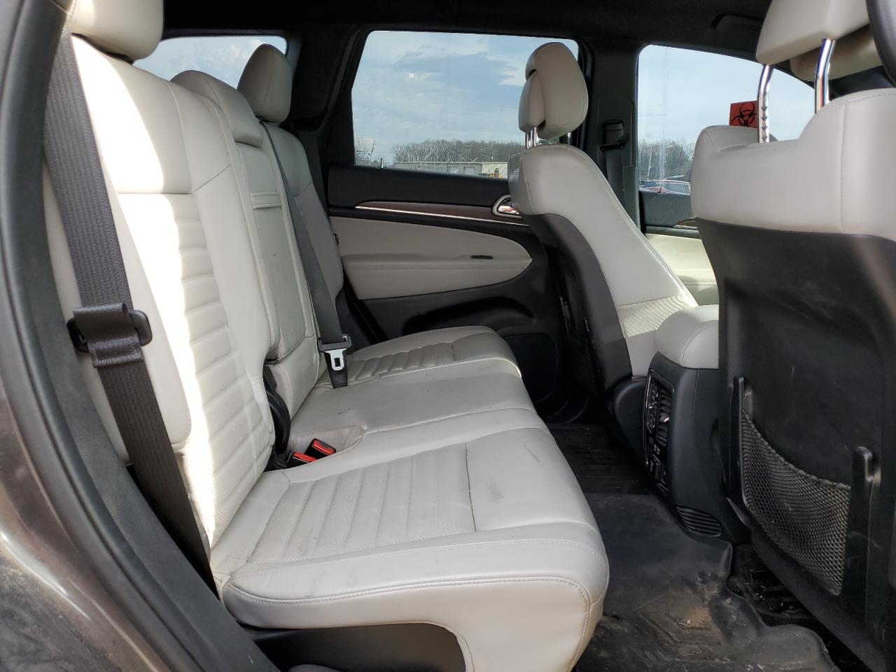 2018 Jeep Grand Cherokee - Image 11