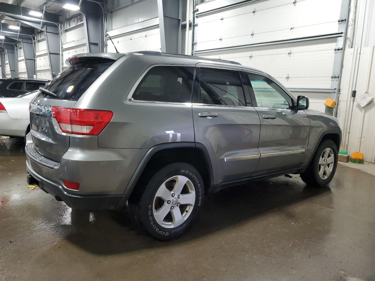 2012 Jeep Grand Cherokee - Image 3
