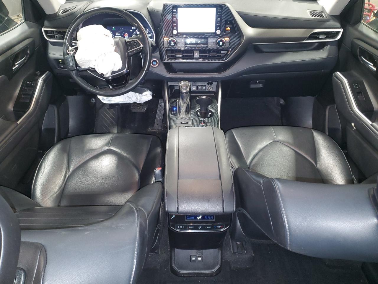 2021 Toyota Highlander - Image 8