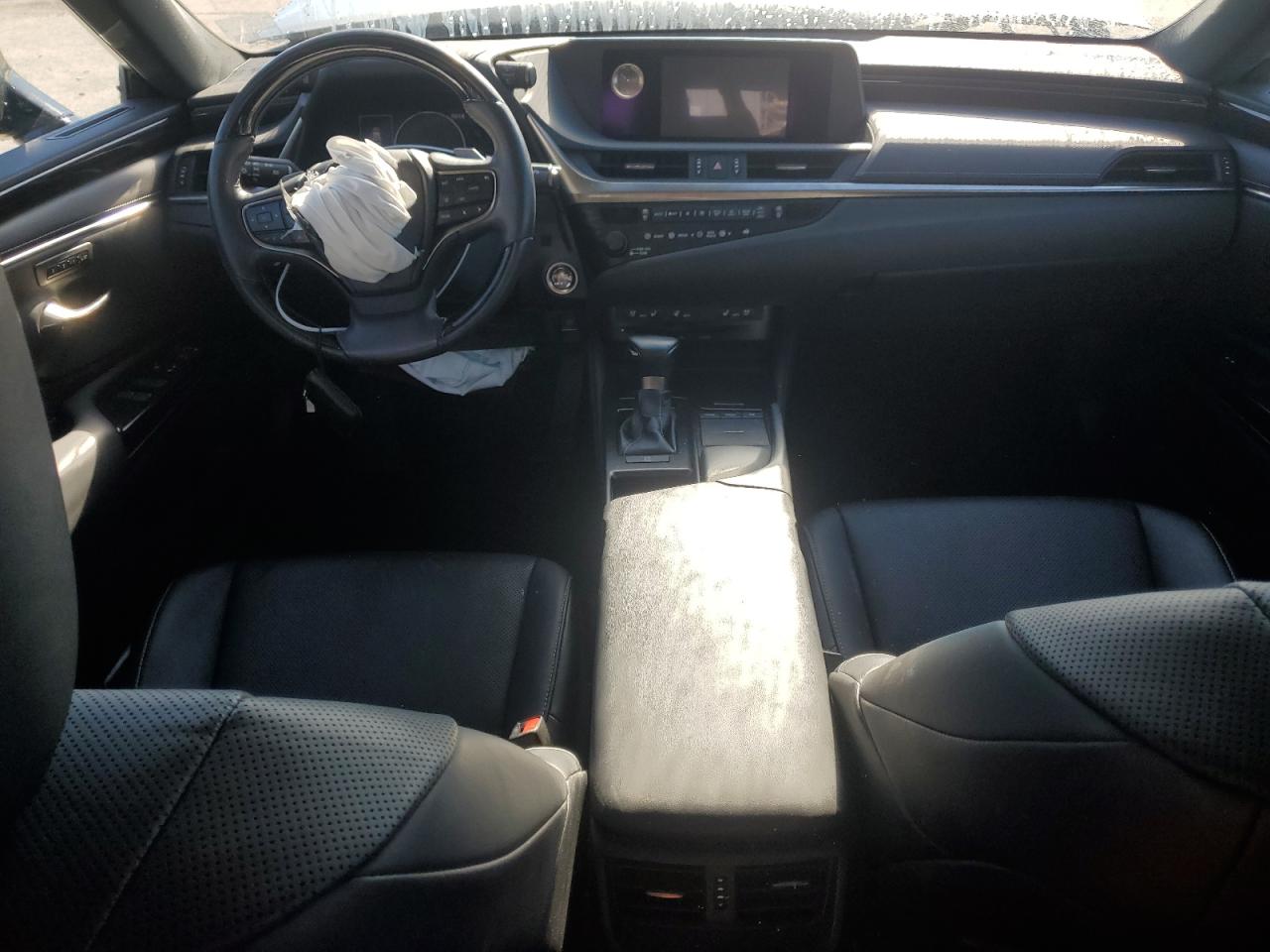 2020 Lexus ES - Image 8