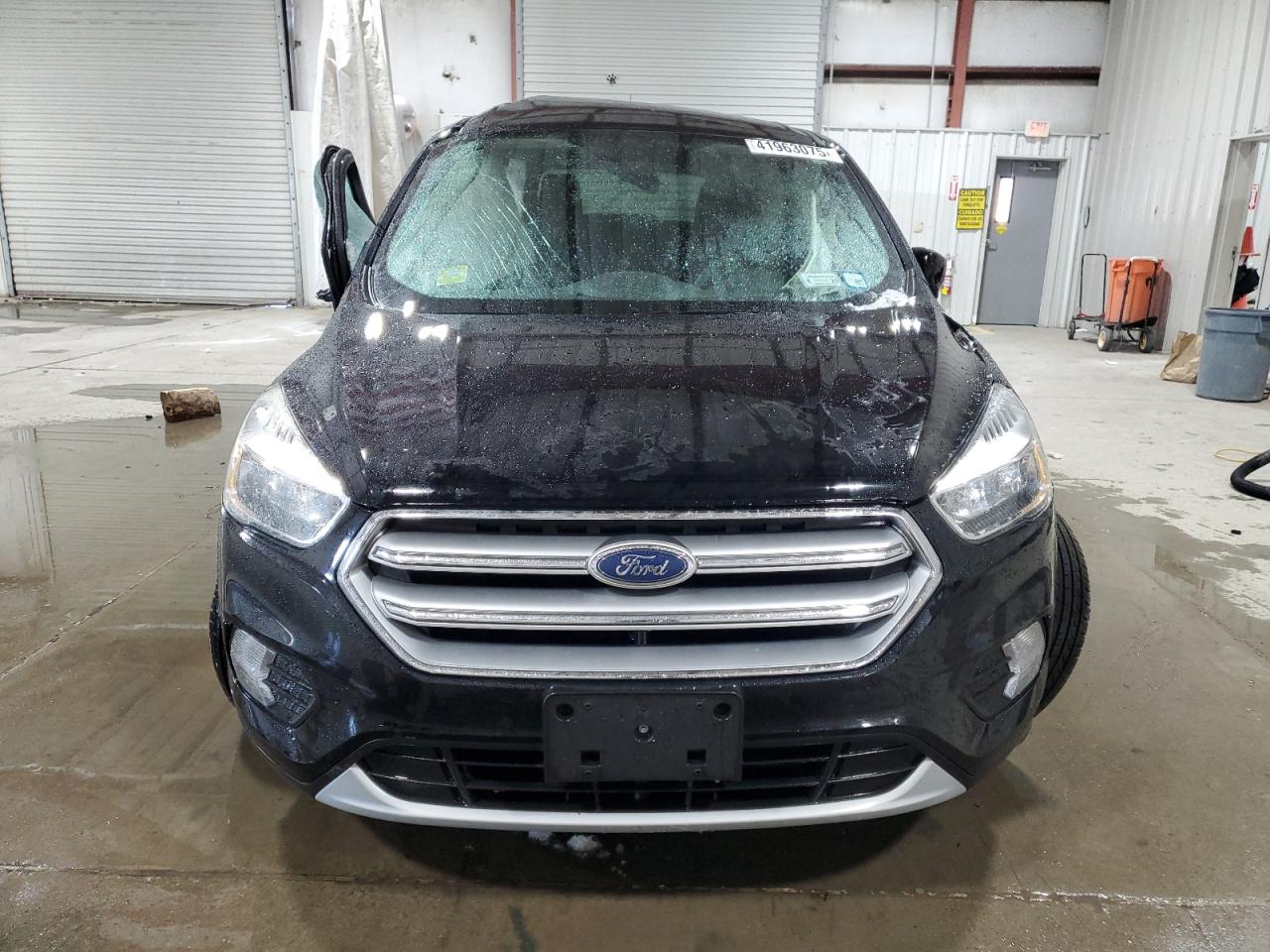 VIN 1FMCU9GD6HUD99477 2017 FORD ESCAPE no.5