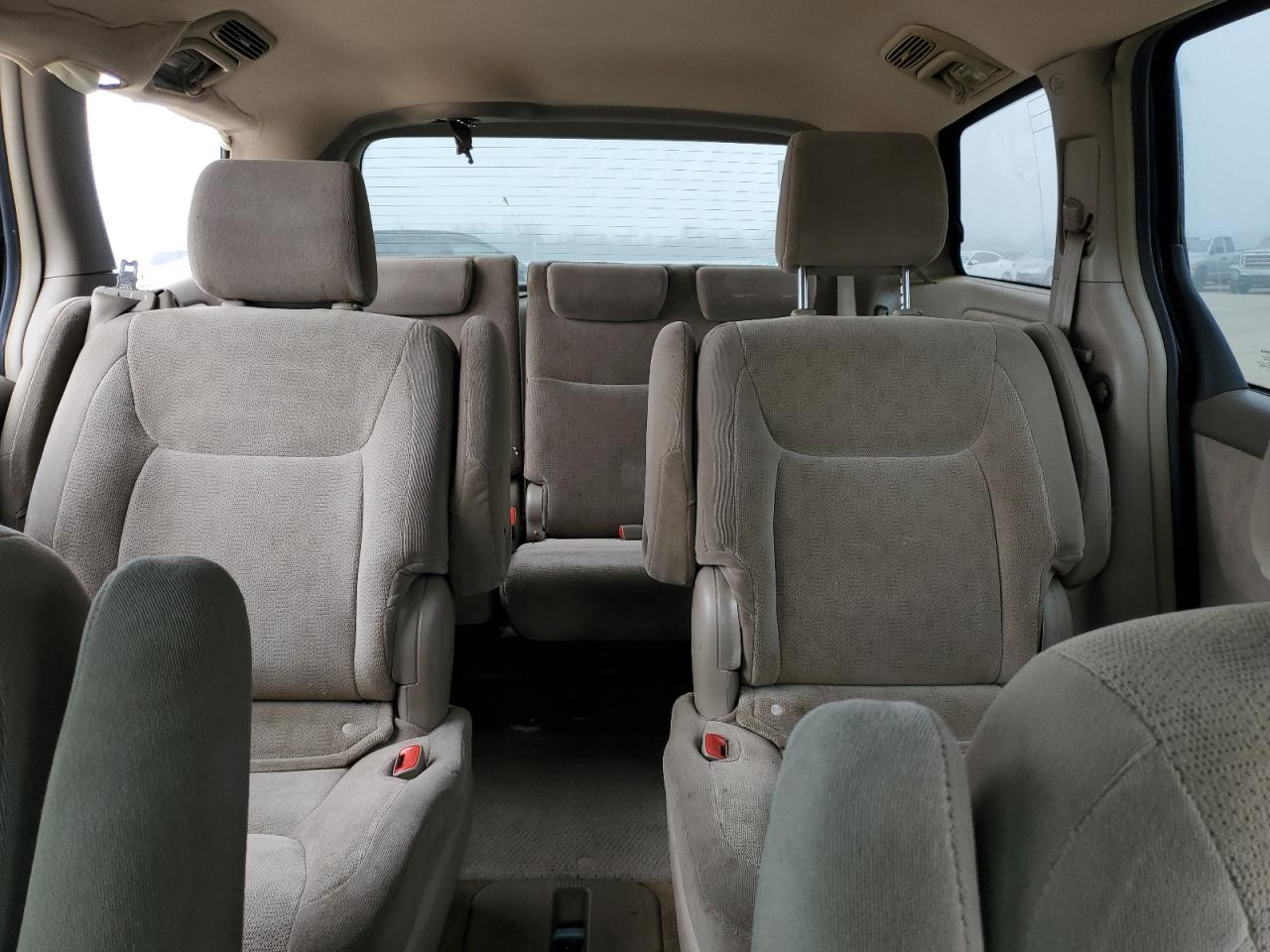 2005 Toyota Sienna - Image 10