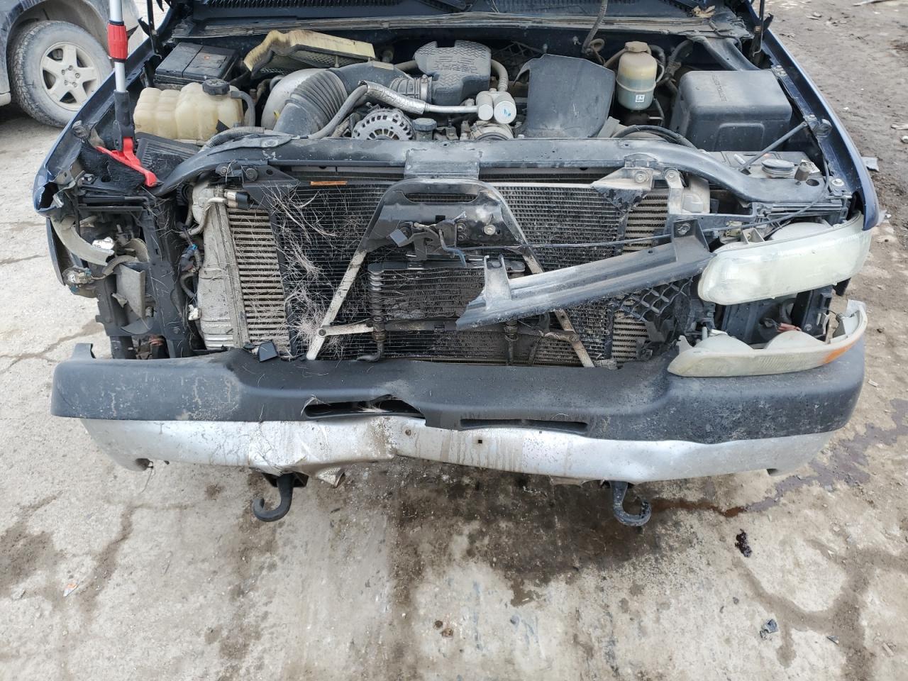 2002 Chevrolet Silverado - Image 11