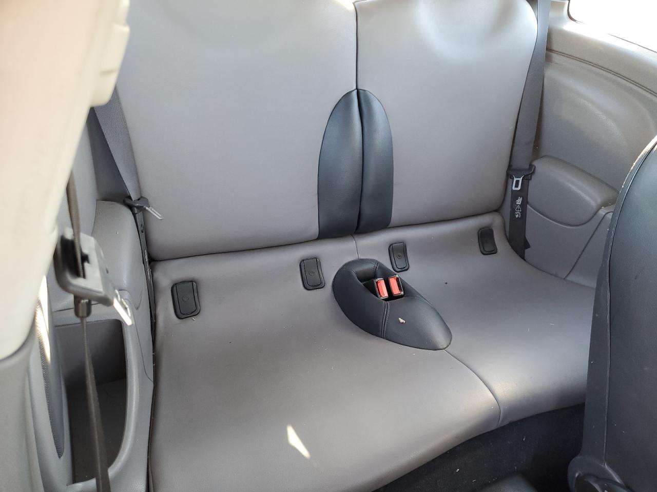 2006 MINI Cooper - Image 10