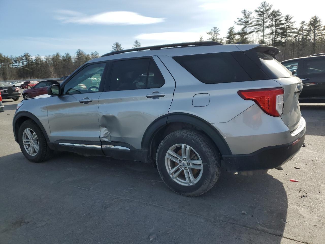 2021 Ford Explorer - Image 2