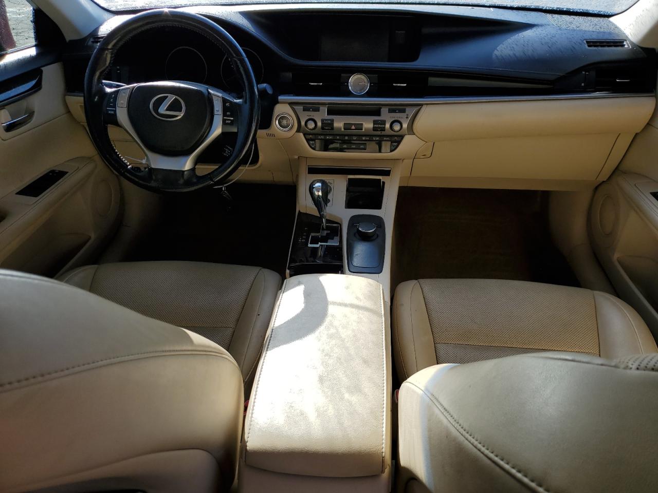 2015 Lexus ES - Image 8