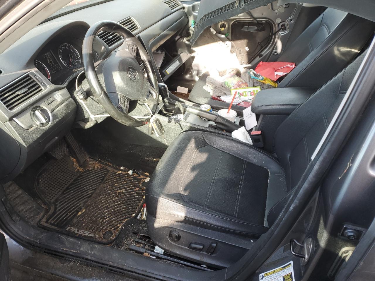 2014 Volkswagen Passat - Image 7