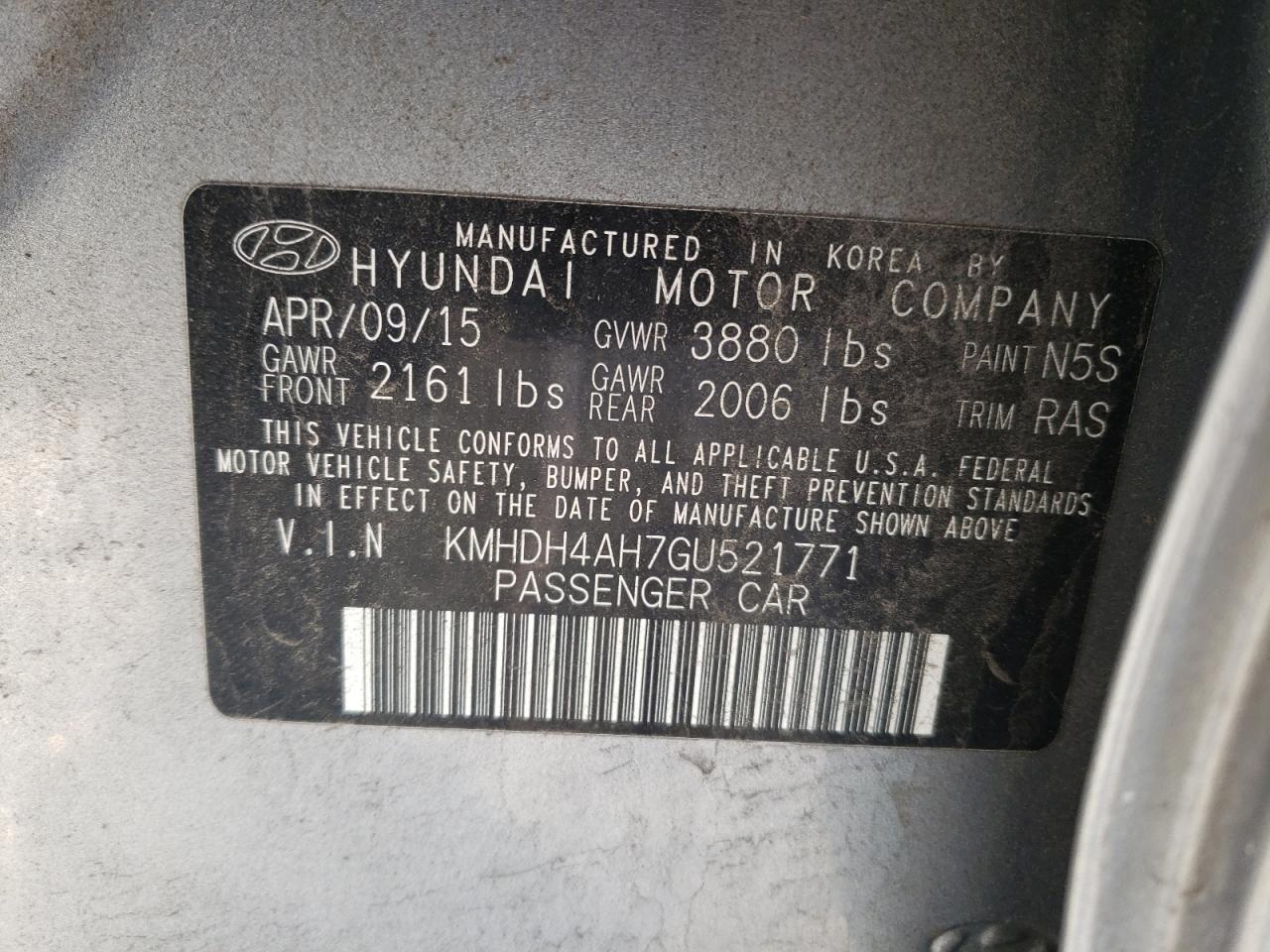 2016 Hyundai Elantra - Image 14