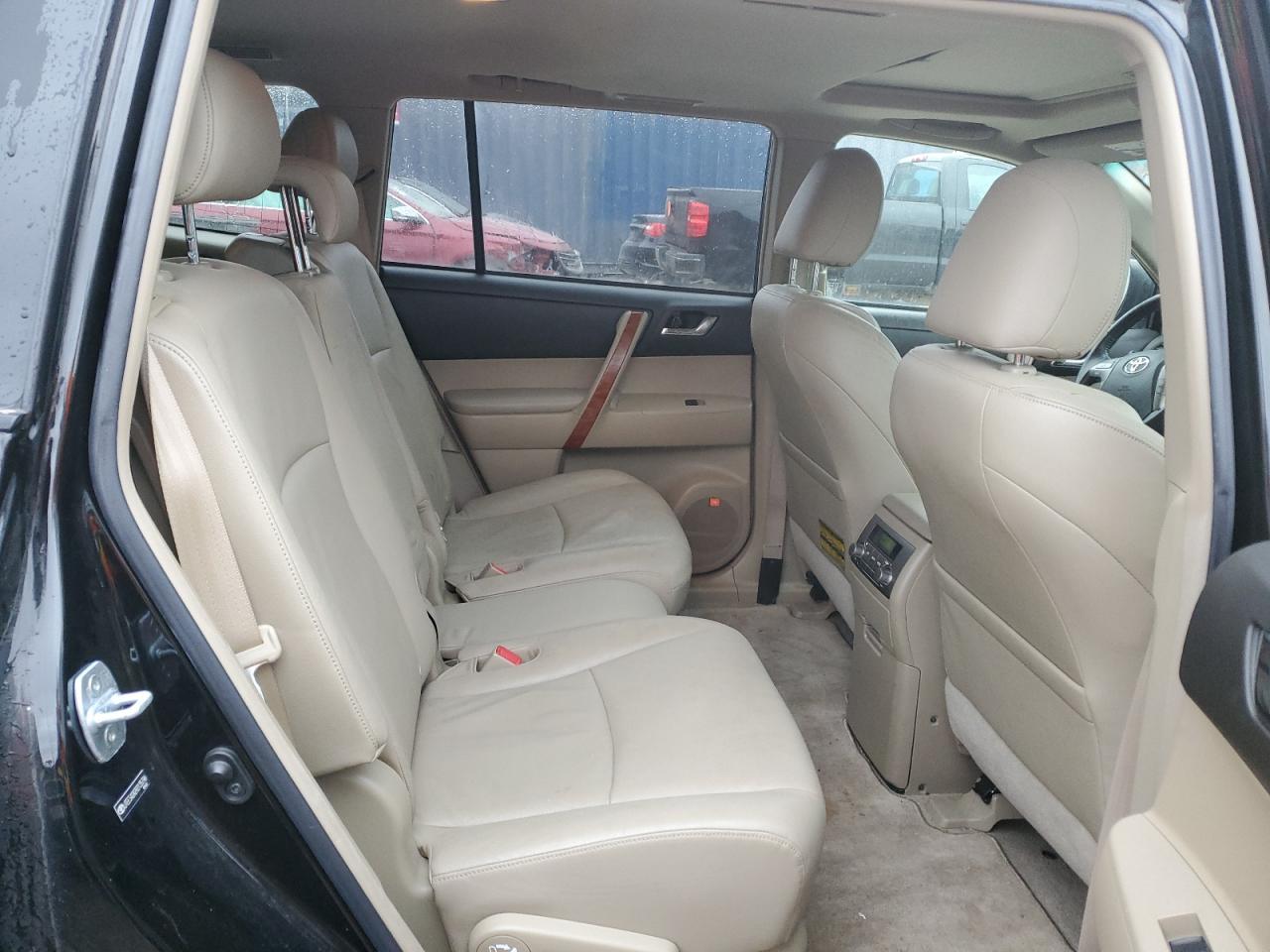 2009 Toyota Highlander - Image 11