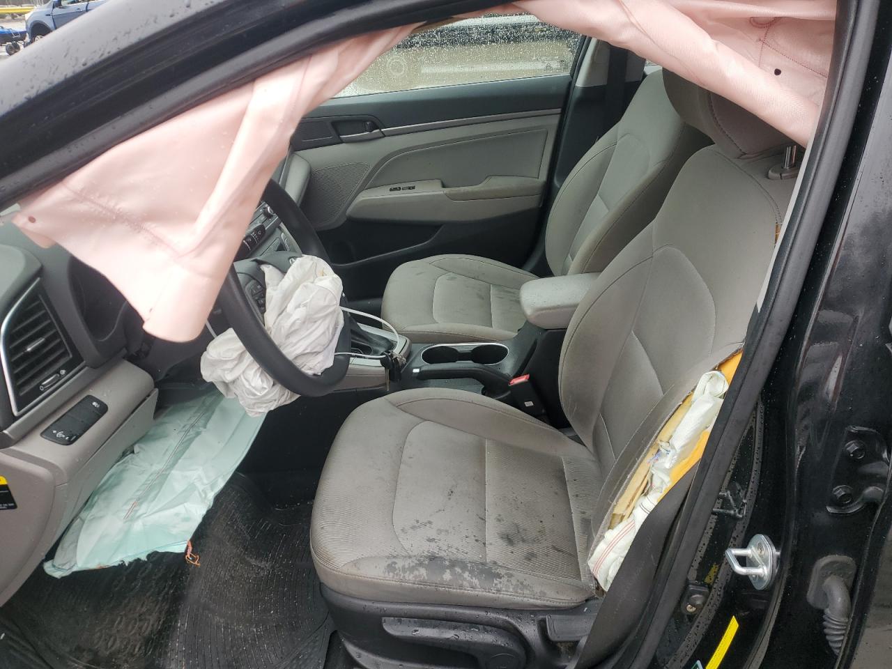 2017 Hyundai Elantra - Image 7