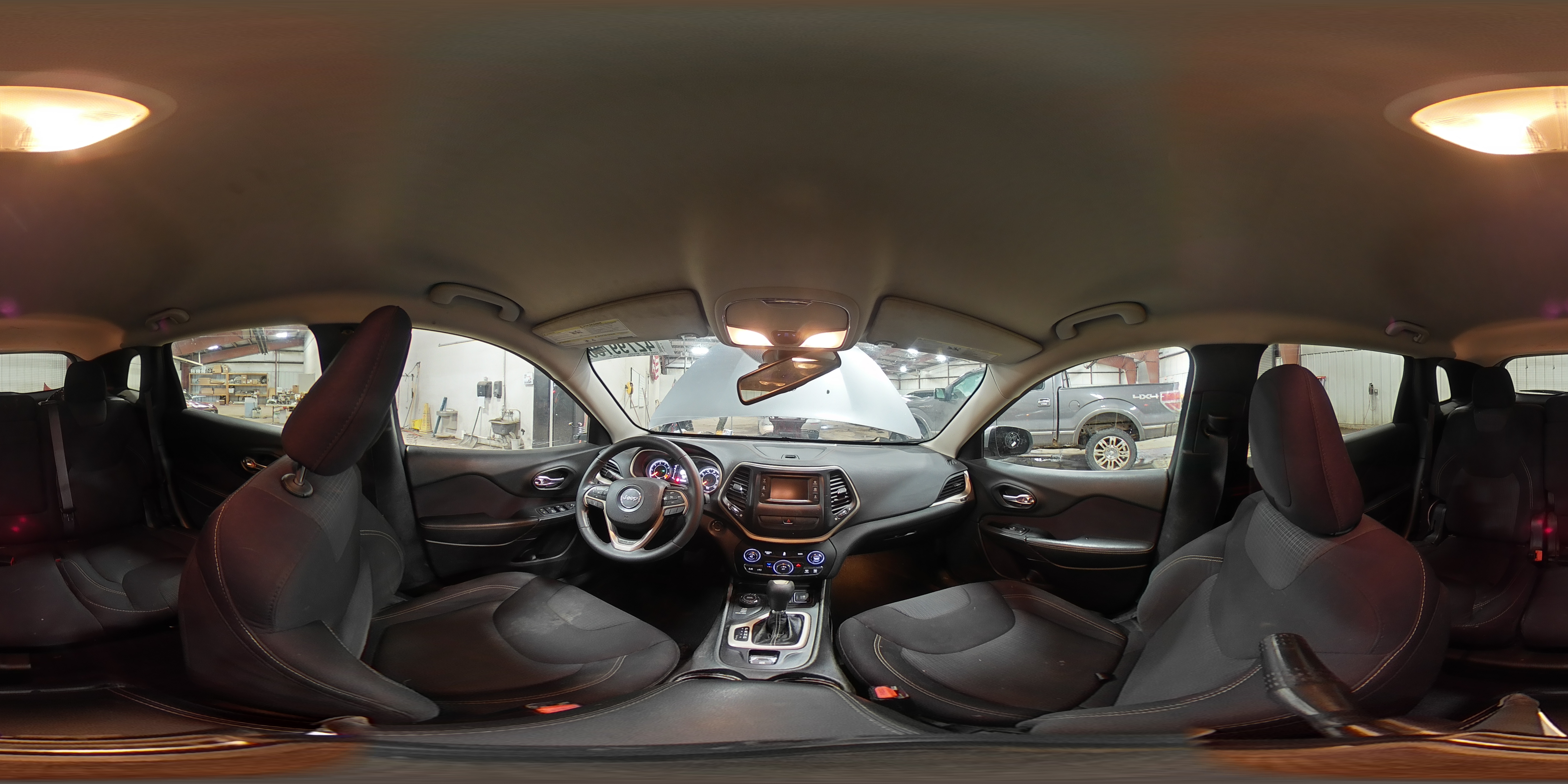 2015 Jeep Grand Cherokee - Image 15