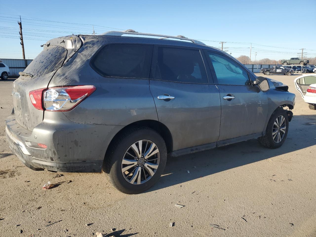 2018 Nissan Pathfinder - Image 3