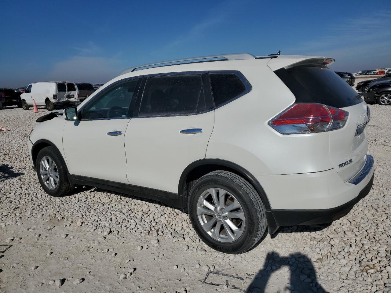 2015 Nissan Rogue - Image 2