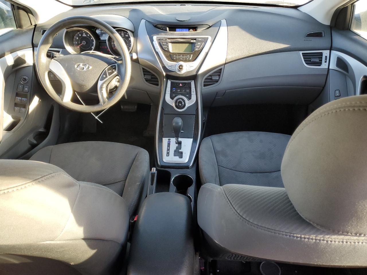2011 Hyundai Elantra - Image 8
