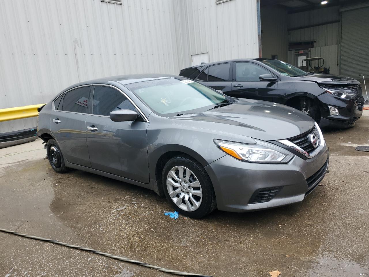 2017 Nissan Altima - Image 4