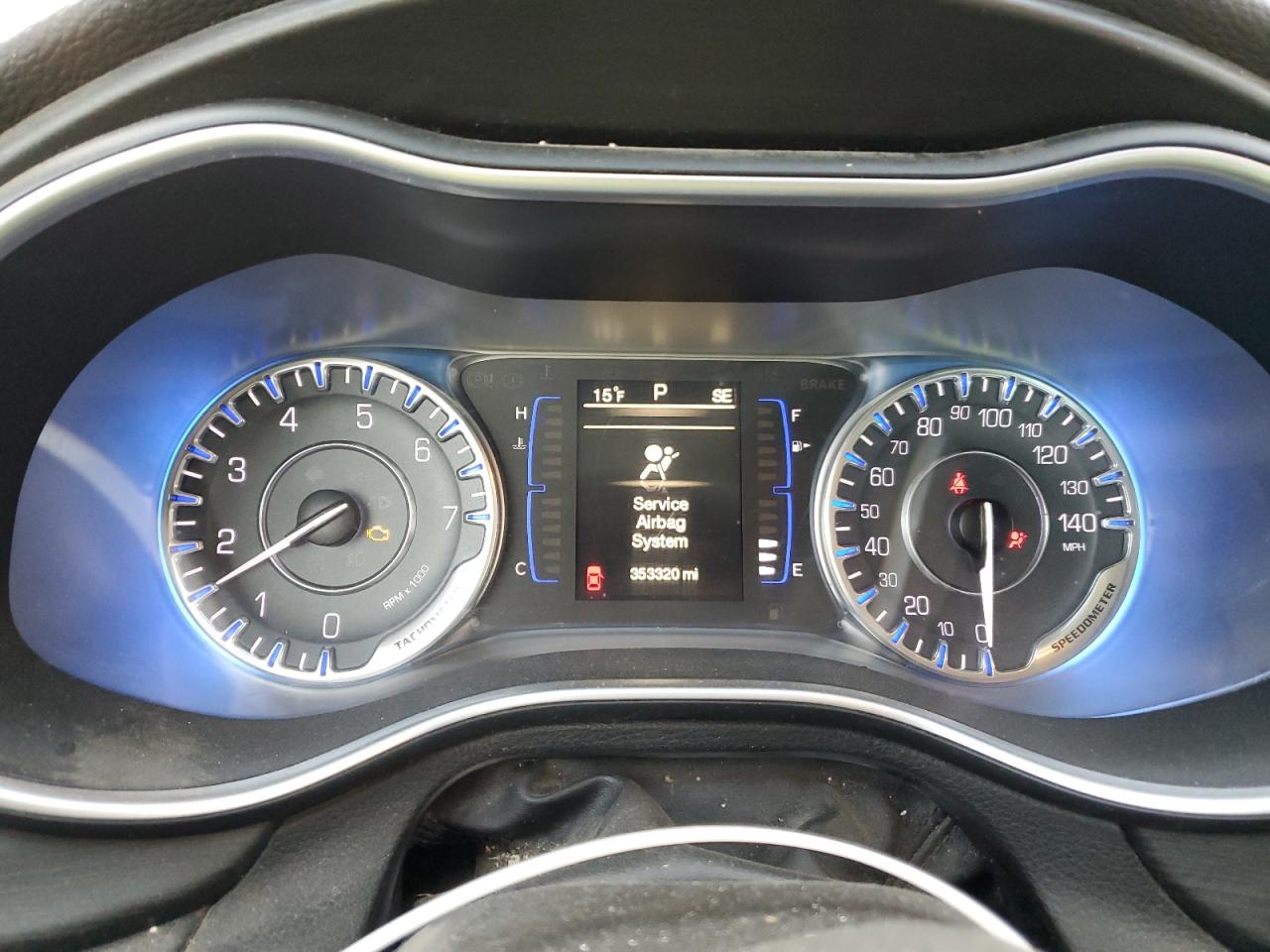 2015 Chrysler 200 - Image 9