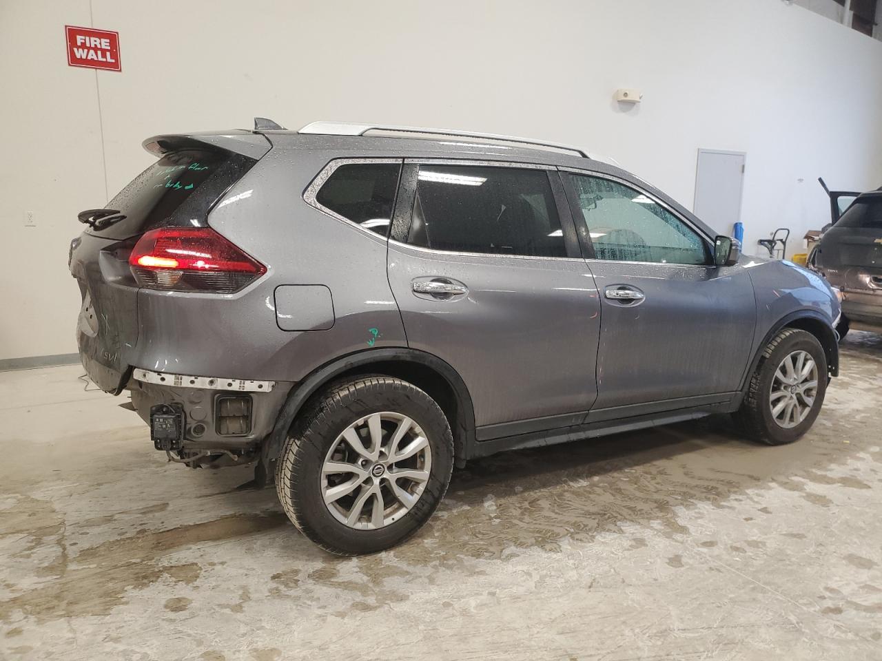 2018 Nissan Rogue - Image 3