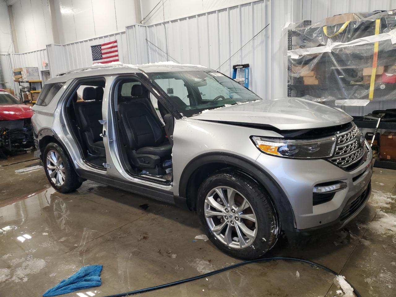 2023 Ford Explorer - Image 4