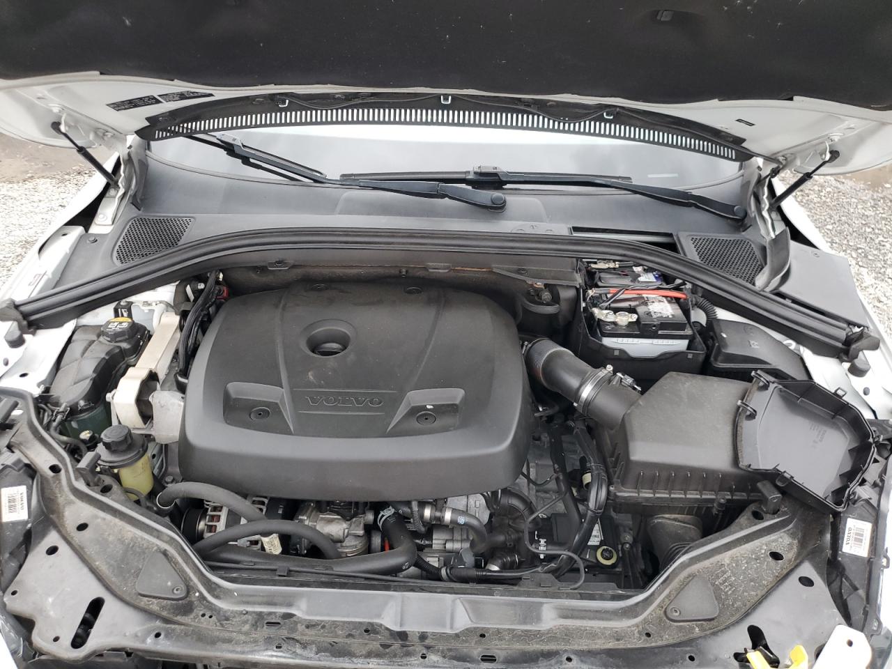 2016 Volvo XC60 - Image 12