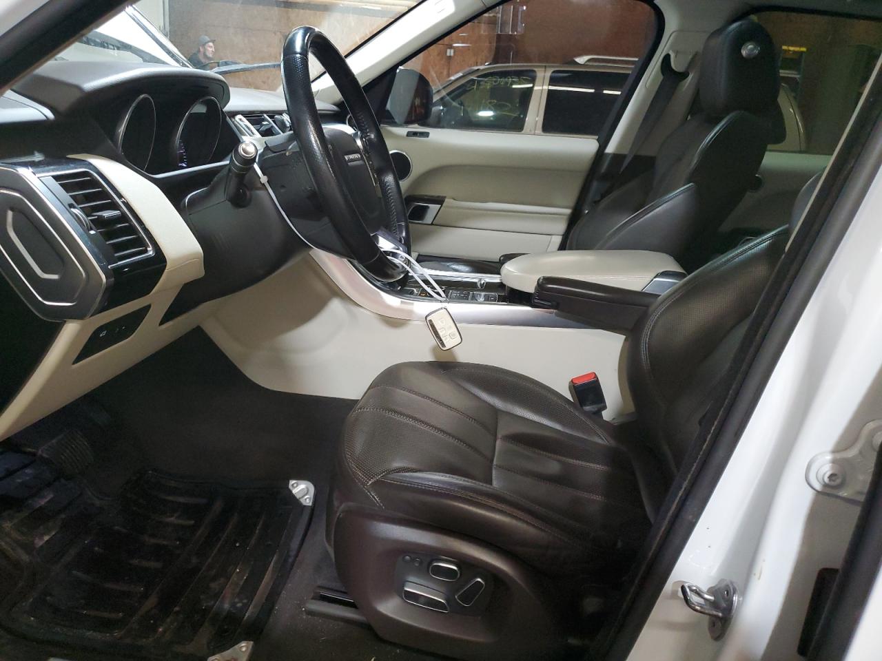 2014 Land Rover Range Rover - Image 7