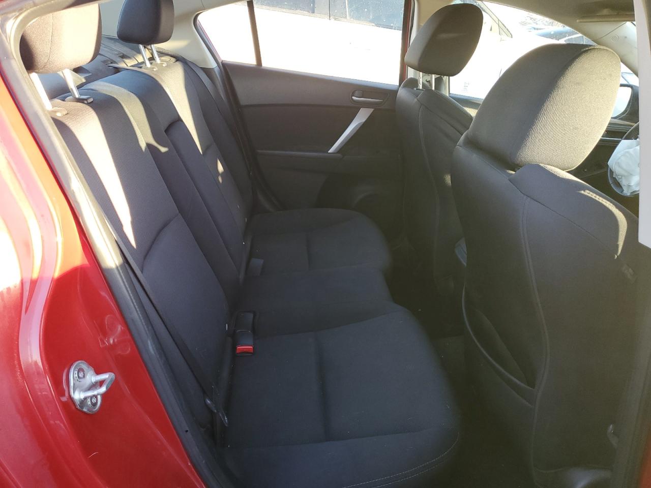 2011 Mazda 3 - Image 10