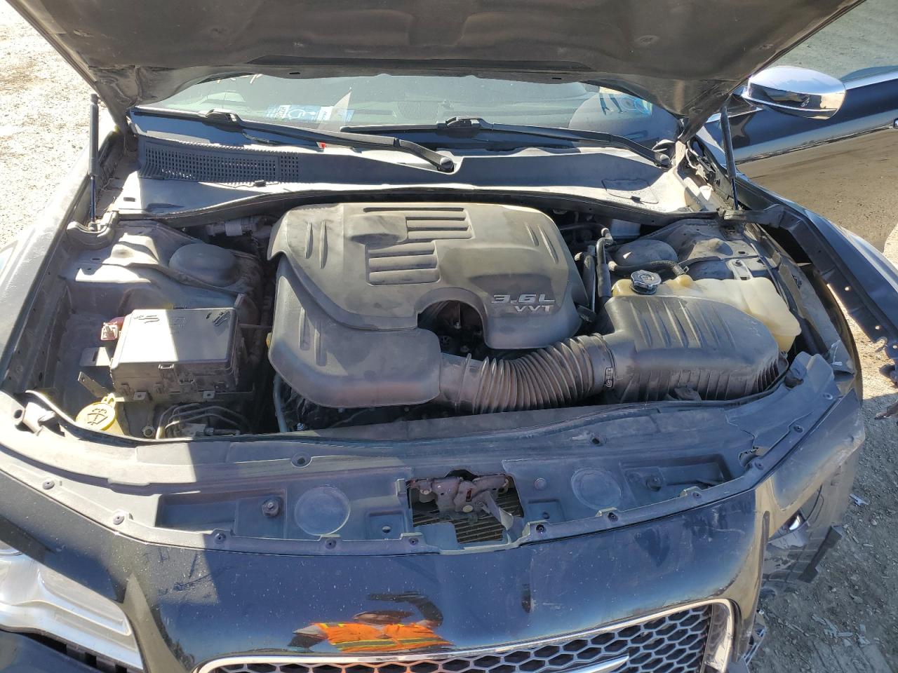 2018 Chrysler 300 - Image 11