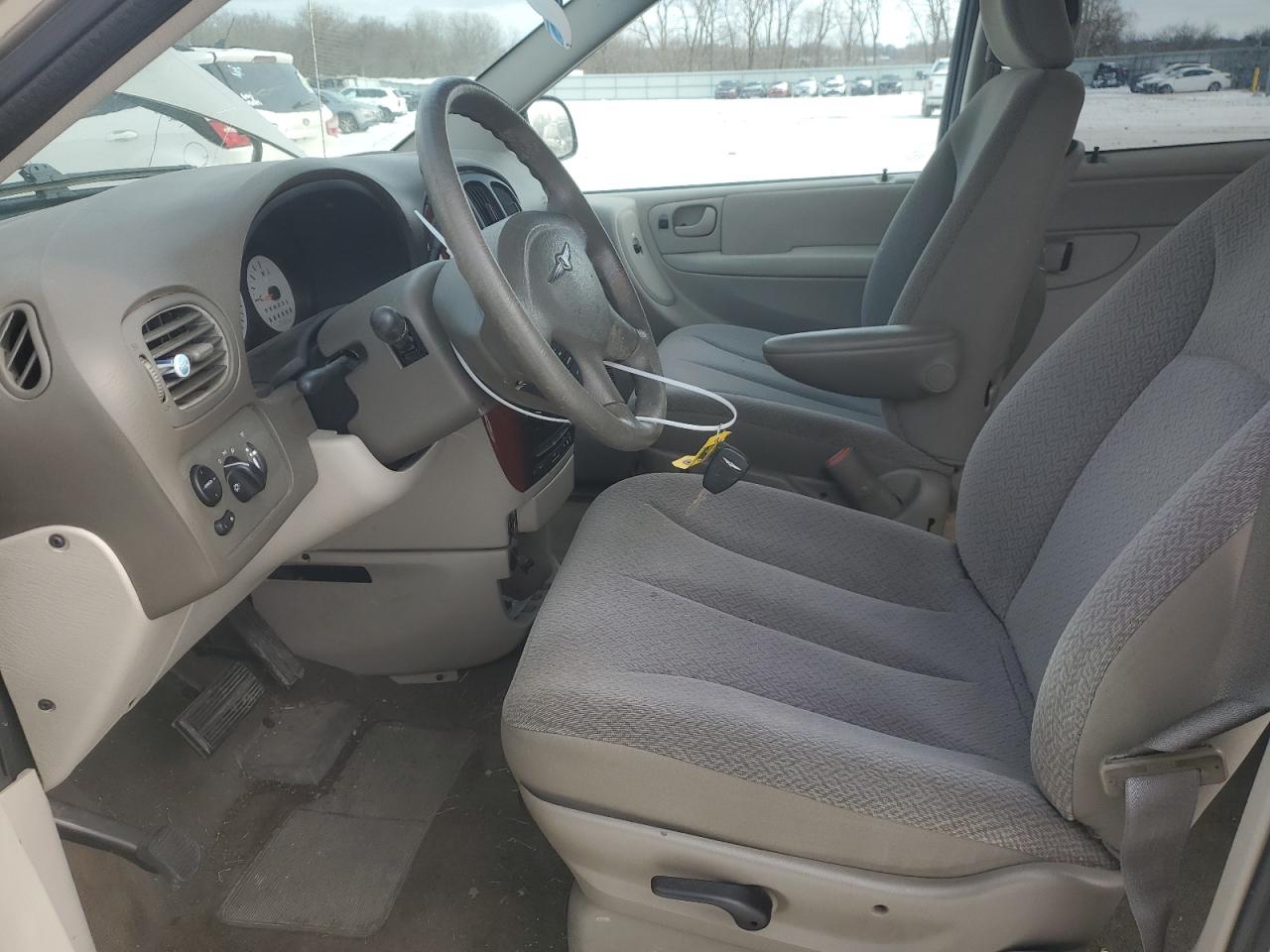 2006 Chrysler Town & Country - Image 7