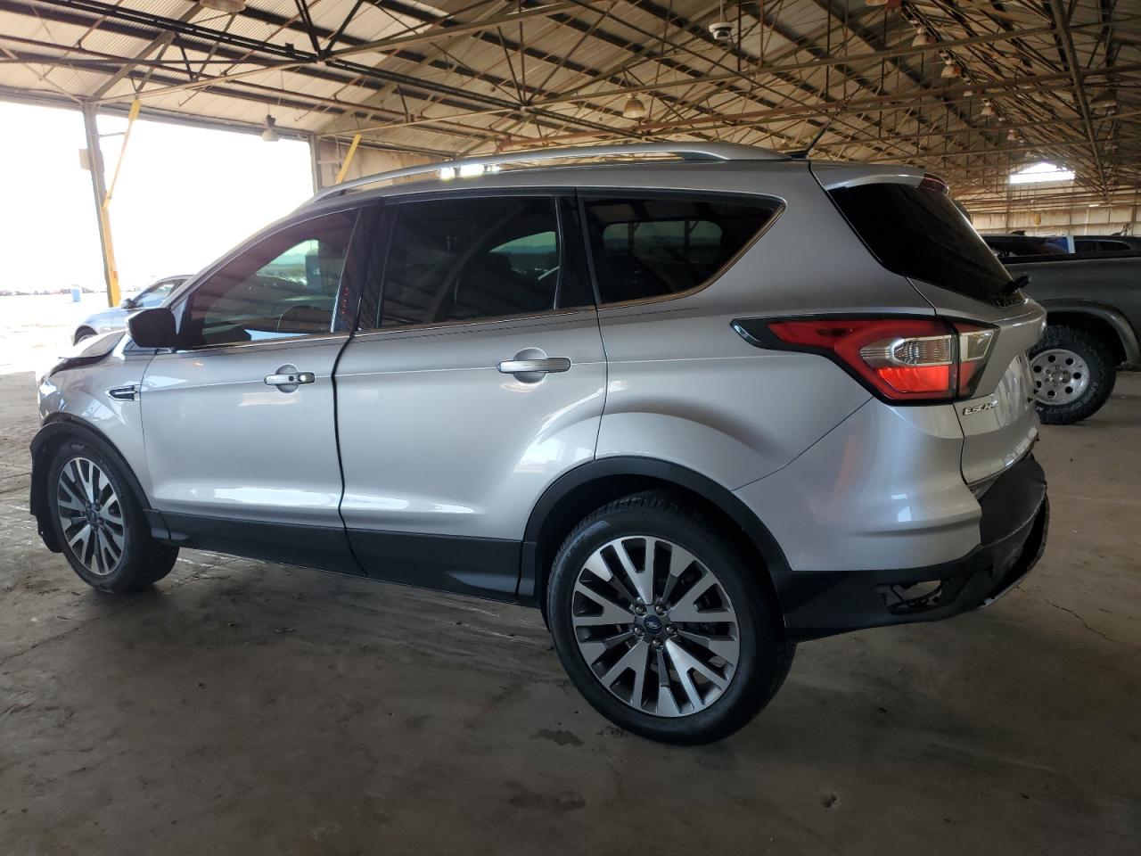 1FMCU0J98HUB02824 FORD ESCAPE 2017