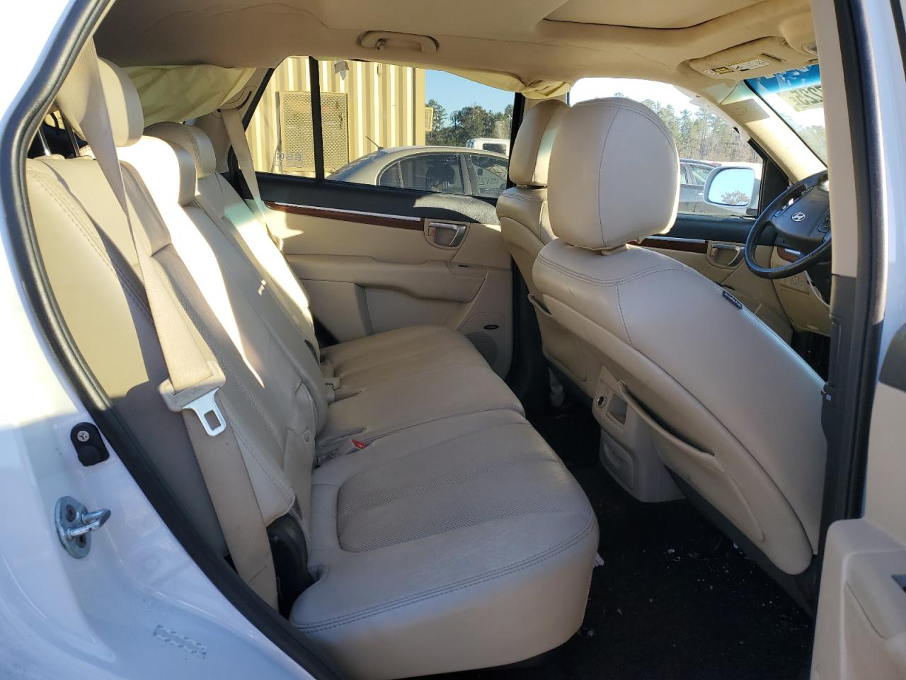 2009 Hyundai Santa Fe - Image 11