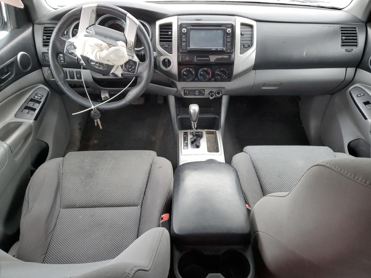 2015 Toyota Tacoma - Image 8