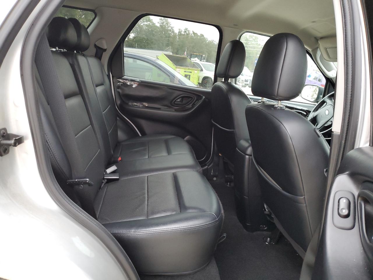 2006 Ford Escape - Image 10