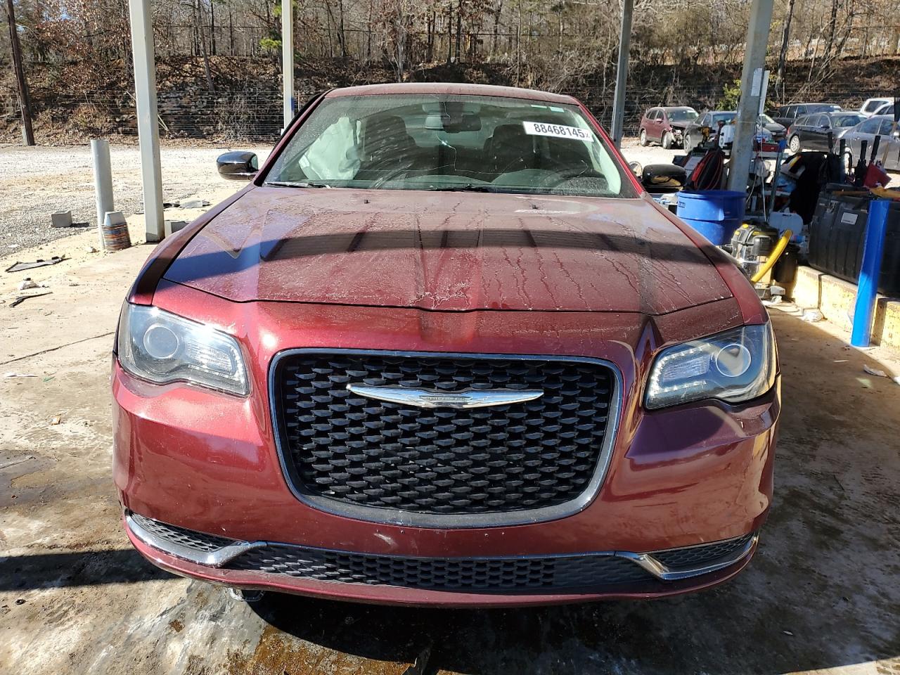 2018 Chrysler 300 - Image 5