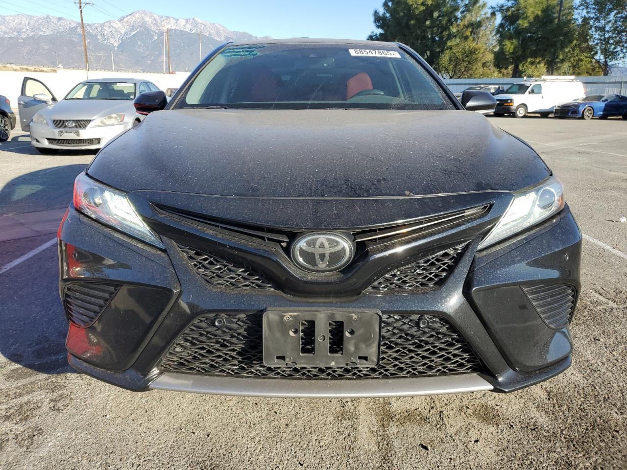 VIN 4T1B61HK7JU133704 2018 TOYOTA CAMRY no.5