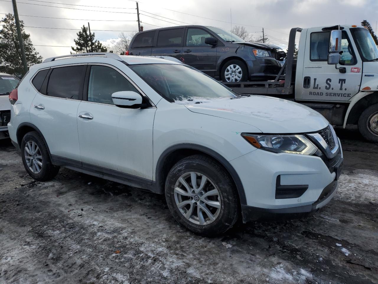 KNMAT2MV7JP526762 NISSAN ROGUE 2018