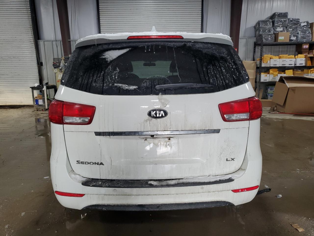 2016 Kia Sedona - Image 6