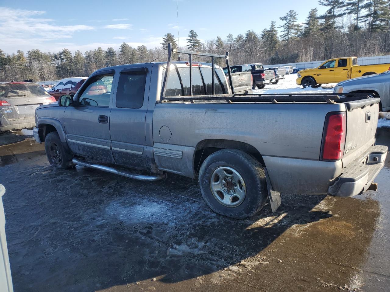 2006 Chevrolet Silverado - Image 2