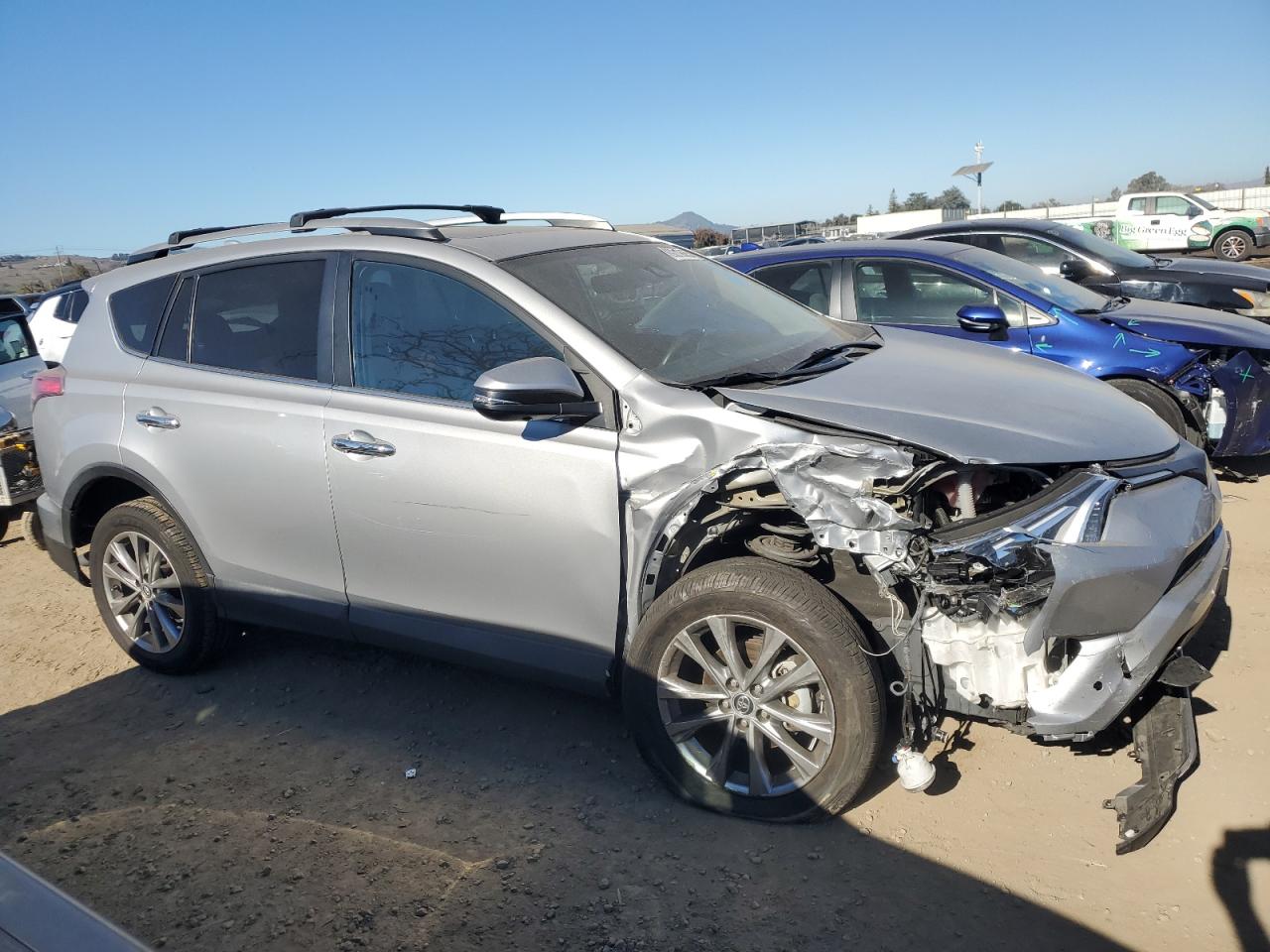 2017 Toyota RAV 4 - Image 4