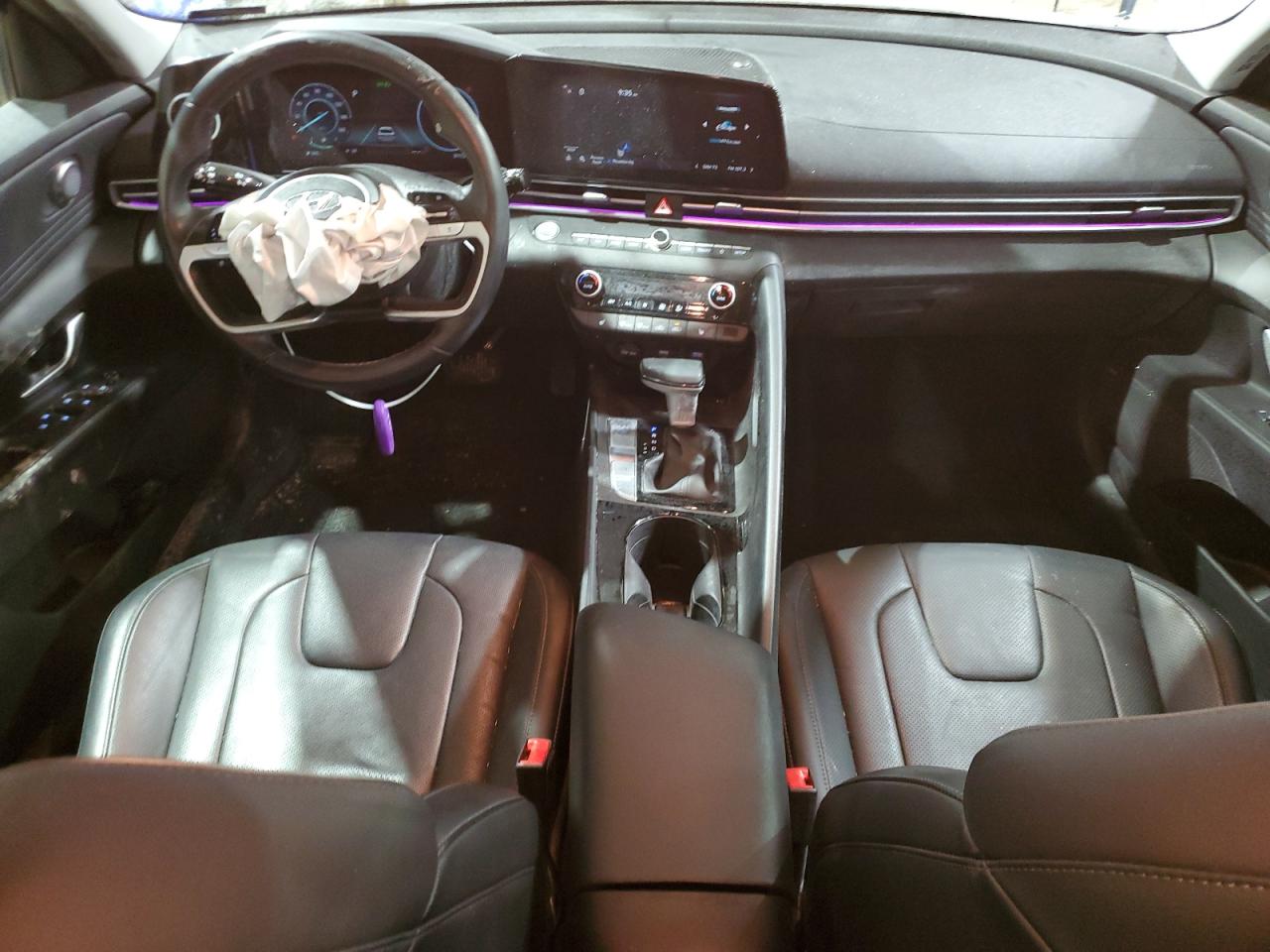 2021 Hyundai Elantra - Image 8