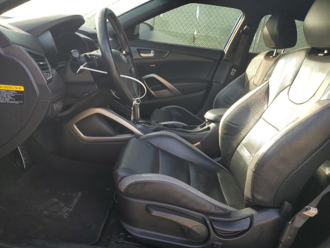2016 Hyundai Veloster - Image 7