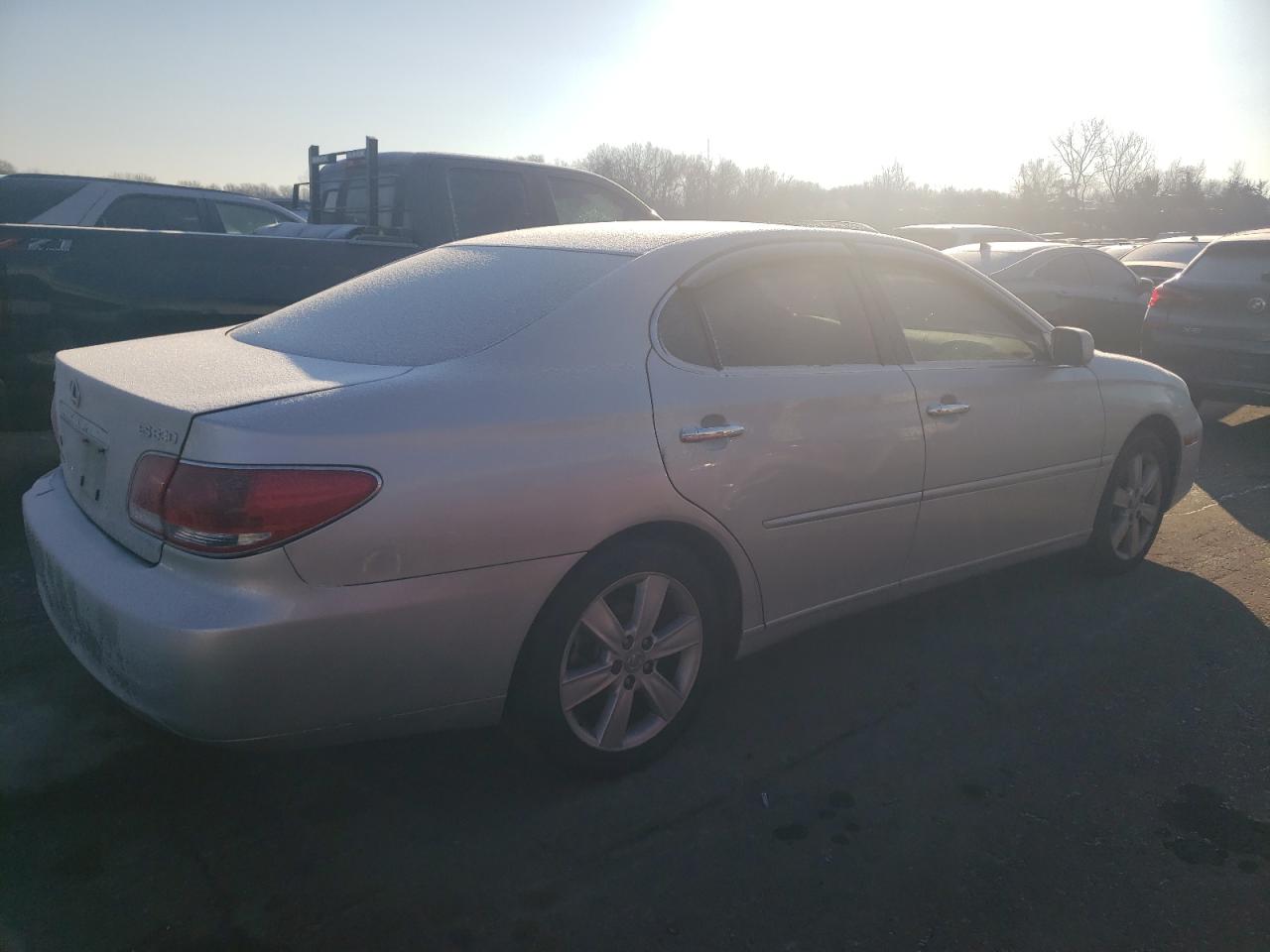 2005 Lexus ES - Image 3